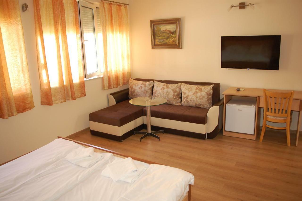 טריאבנה Hotel Vitosha מראה חיצוני תמונה